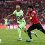 El extremo del Barcelona brilla con gol y asistencia en el inicio de La Liga