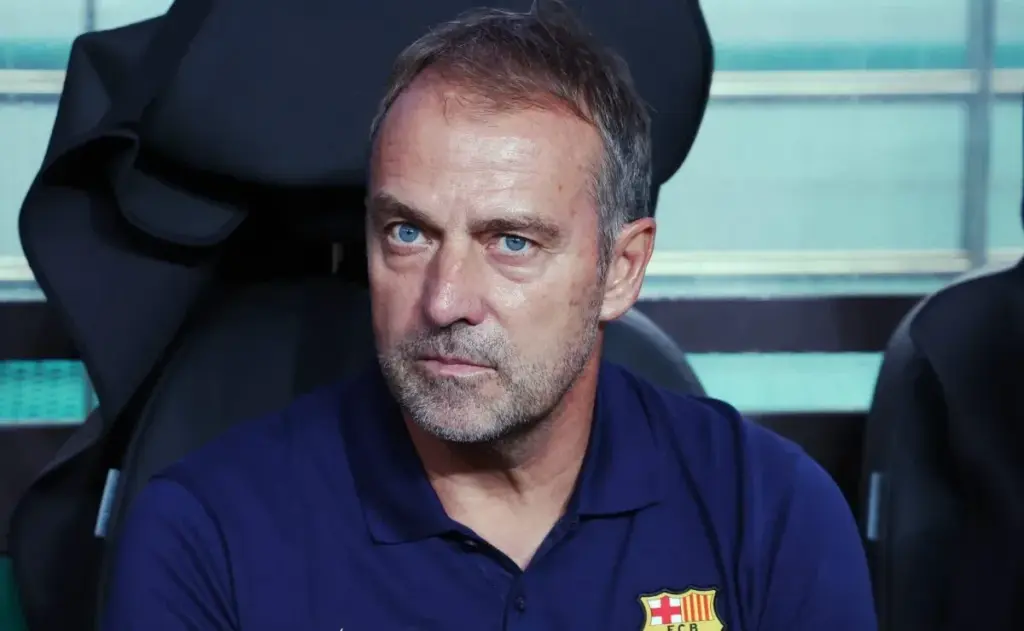 Flick provoca la salida de un jugador del Barcelona y revela la fecha de su nuevo destino