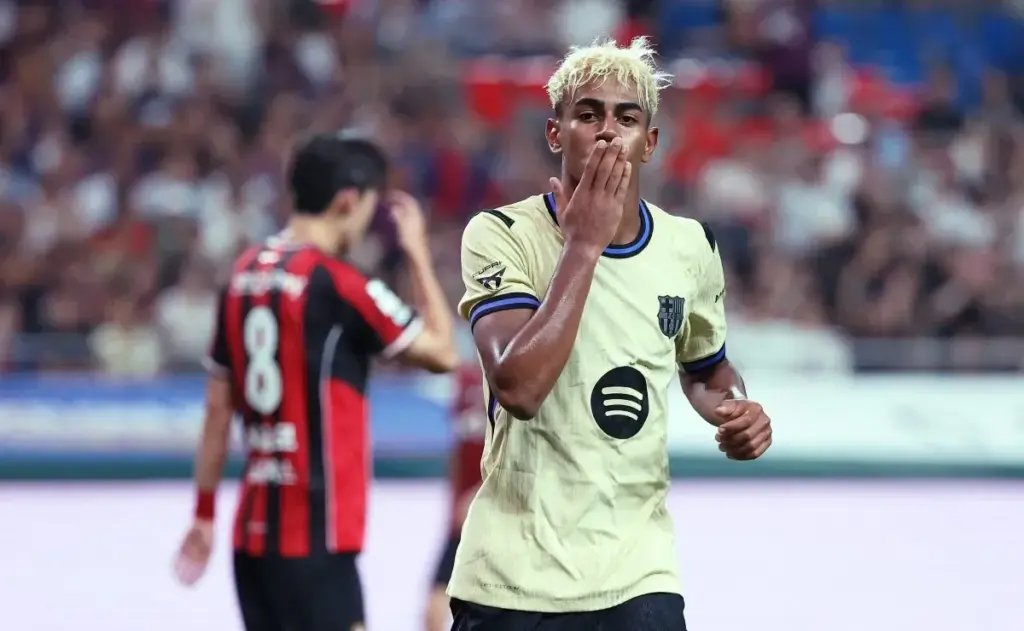 Jeffrén cuestiona la idolatría hacia Messi y opina sobre el futuro de Yamal en el Barça