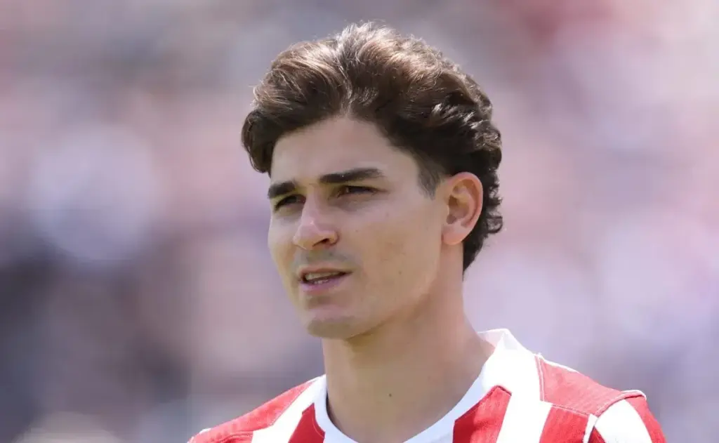 Julián Álvarez condiciona su fichaje por el Barcelona mientras el Atlético exige R$ 513 millones