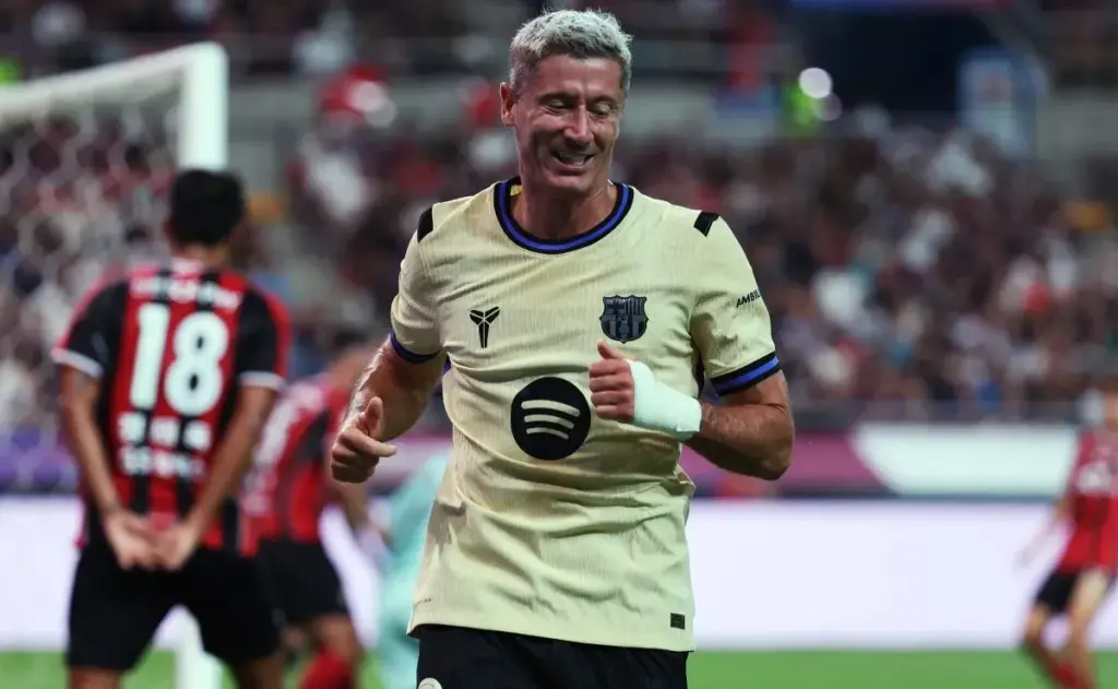 Lewandowski en la mira de clubes sauditas y busca consejo sobre su futuro