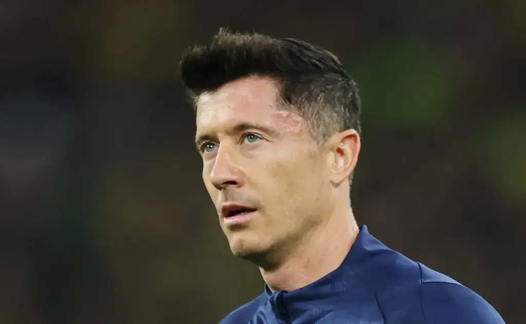 Lewandowski evalúa oferta de $632 millones y su futuro en el Barcelona