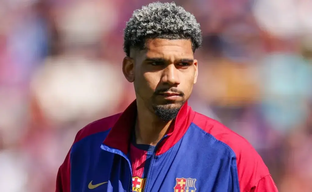 Ronald Araújo evalúa su futuro: ¿Barcelona o Tottenham?