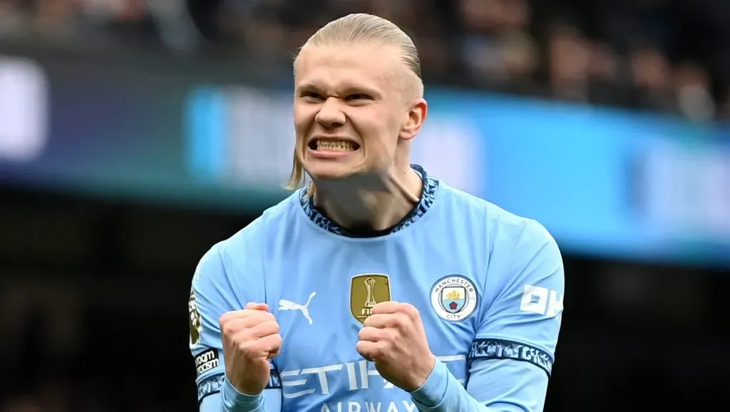 Haaland, con la camisa azul