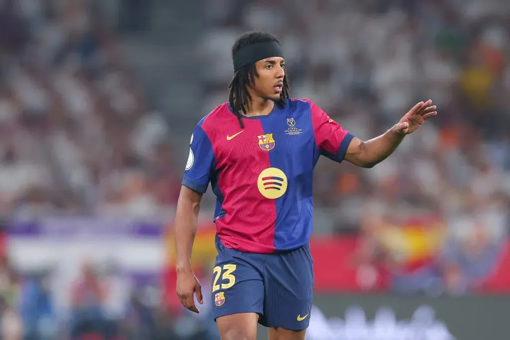 Koundé en acción para Barcelona. Foto: Franiago/Getty Images