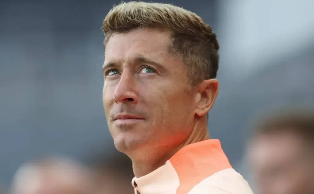 Barcelona busca delantero estrella para reemplazar a Lewandowski sin costo alguno