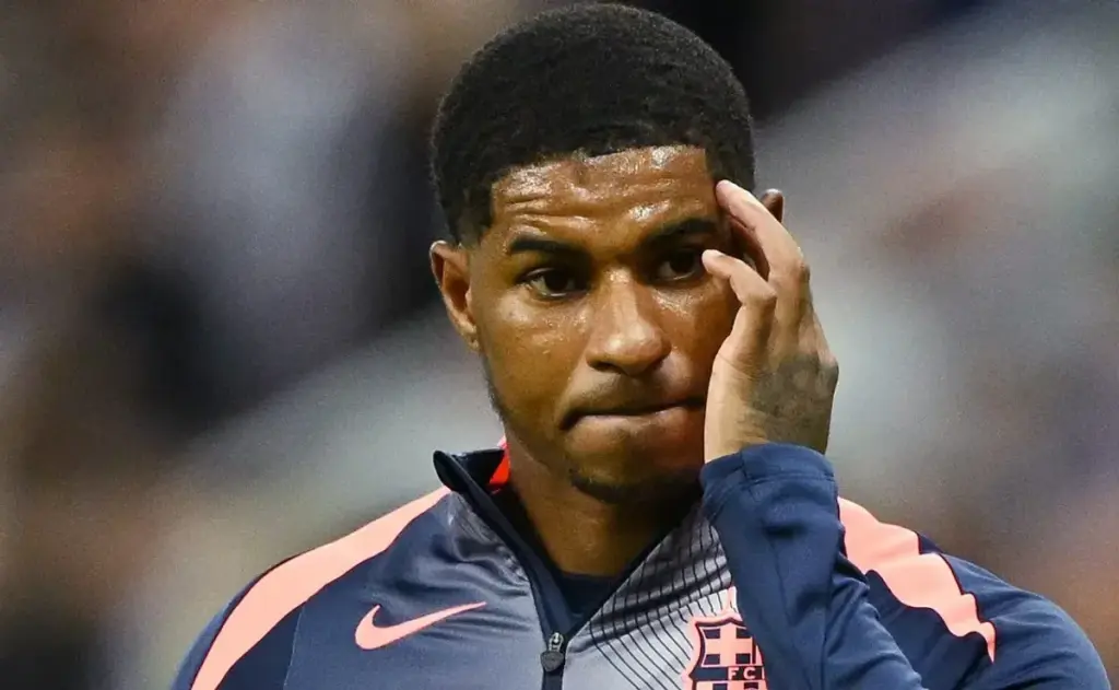 Barcelona enfrenta dificultades para fichar a Rashford tras recortes salariales