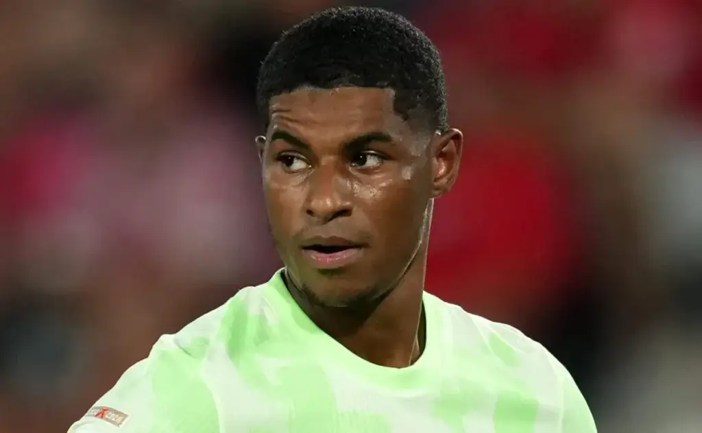 Flick busca un delantero estrella para el Barcelona y no se convence por Rashford