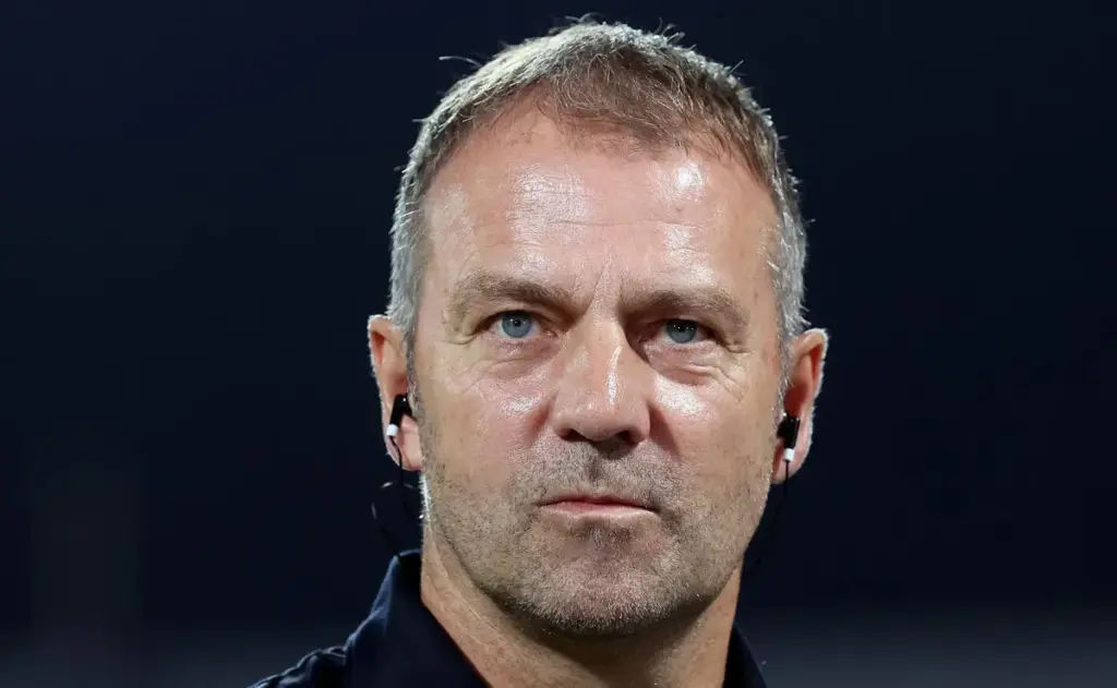 Hansi Flick y su estrategia para enfrentar al Barcelona en Valencia