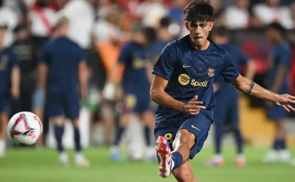 Marc Bernal, el joven talento que se suma al primer equipo del Barça tras una decisión clave en la sombra