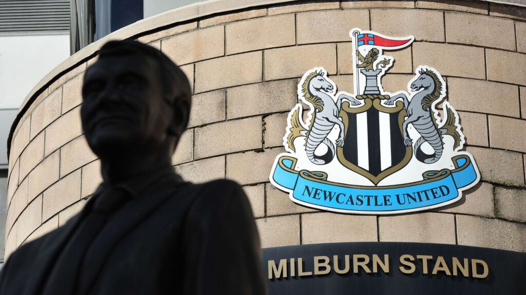 Newcastle se prepara para enfrentar al Barcelona sin dos figuras clave del verano