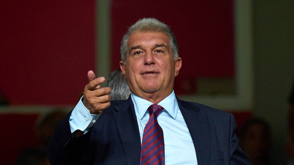 El interés del presidente del Barcelona por un delantero de clase mundial que podría cambiar el equipo